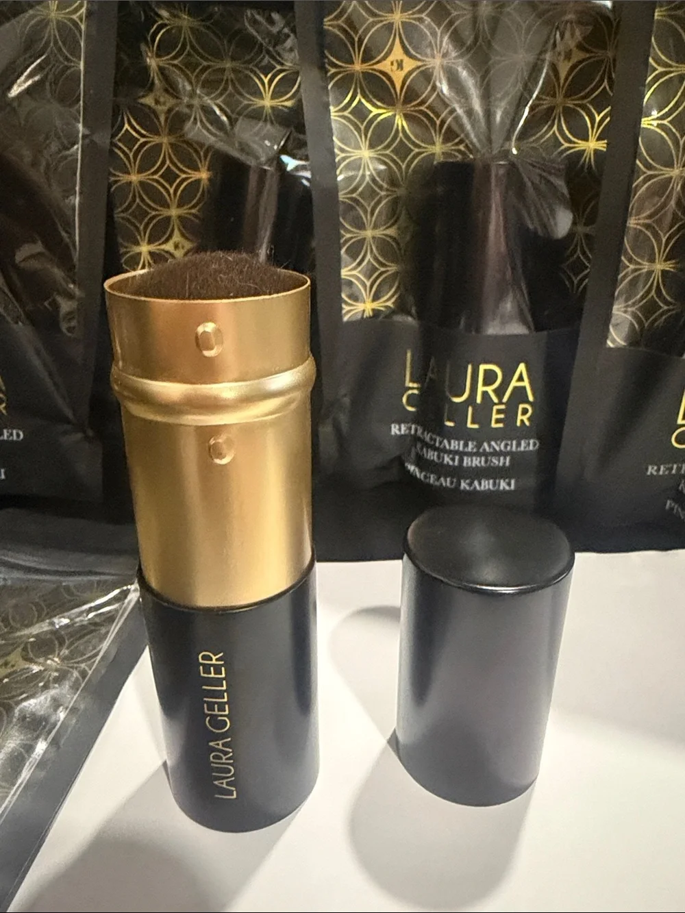 Laura Geller Black and Gold Retractable AirBrush/ Kabuki Brush/new